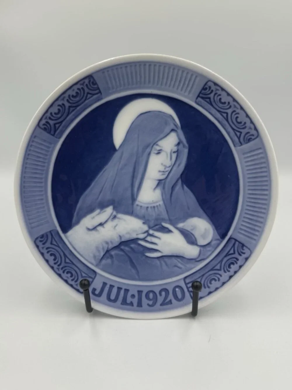 Vintage Royal Copenhagen 1920 Mary Child Jesus Christmas Plate Denmark Blue